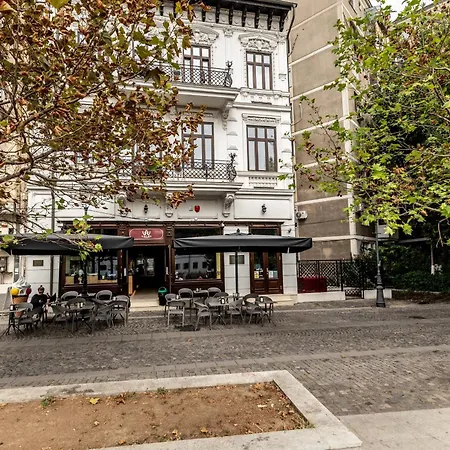 Apartment Amazing - Modern 1br With Balcony In Aviatiei Bucharest